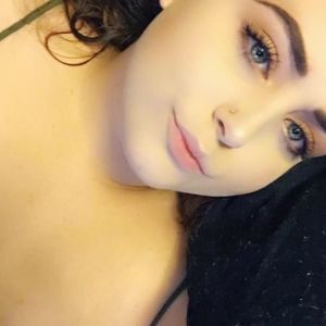 Meet your Posher, Kendra